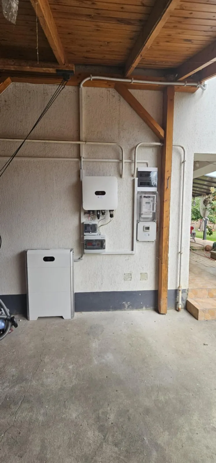 Deye hibrid inverter és akkumulátor – saját telepítésünk