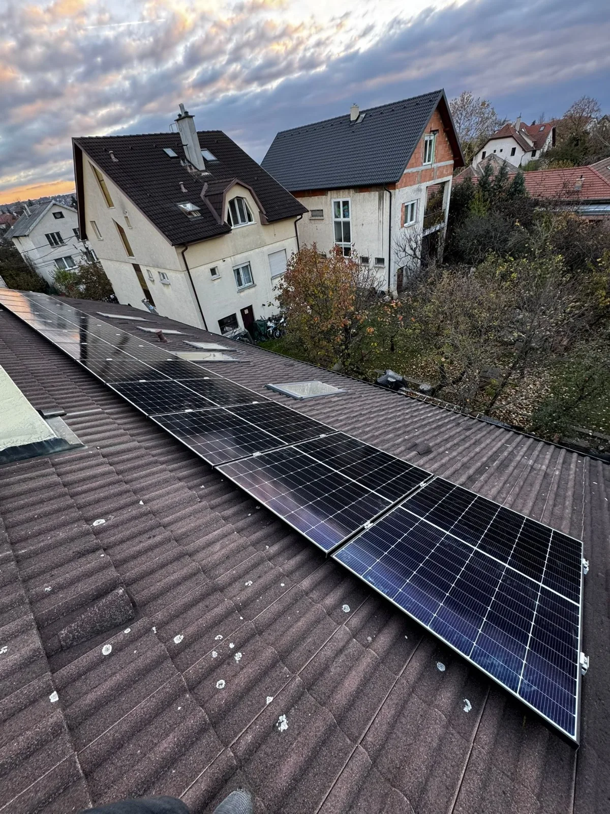 Napelemes rendszer tetőn – saját telepítésünk