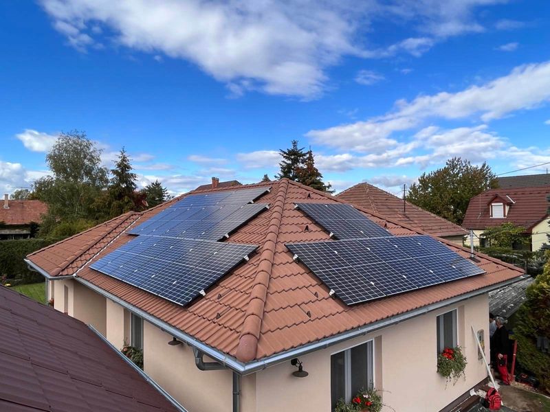 Napelemes ház invertere